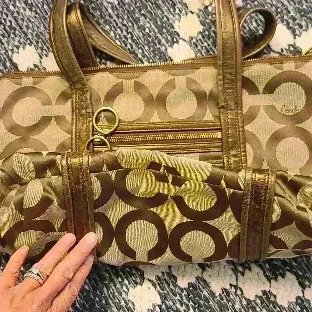 Poppy coach purse